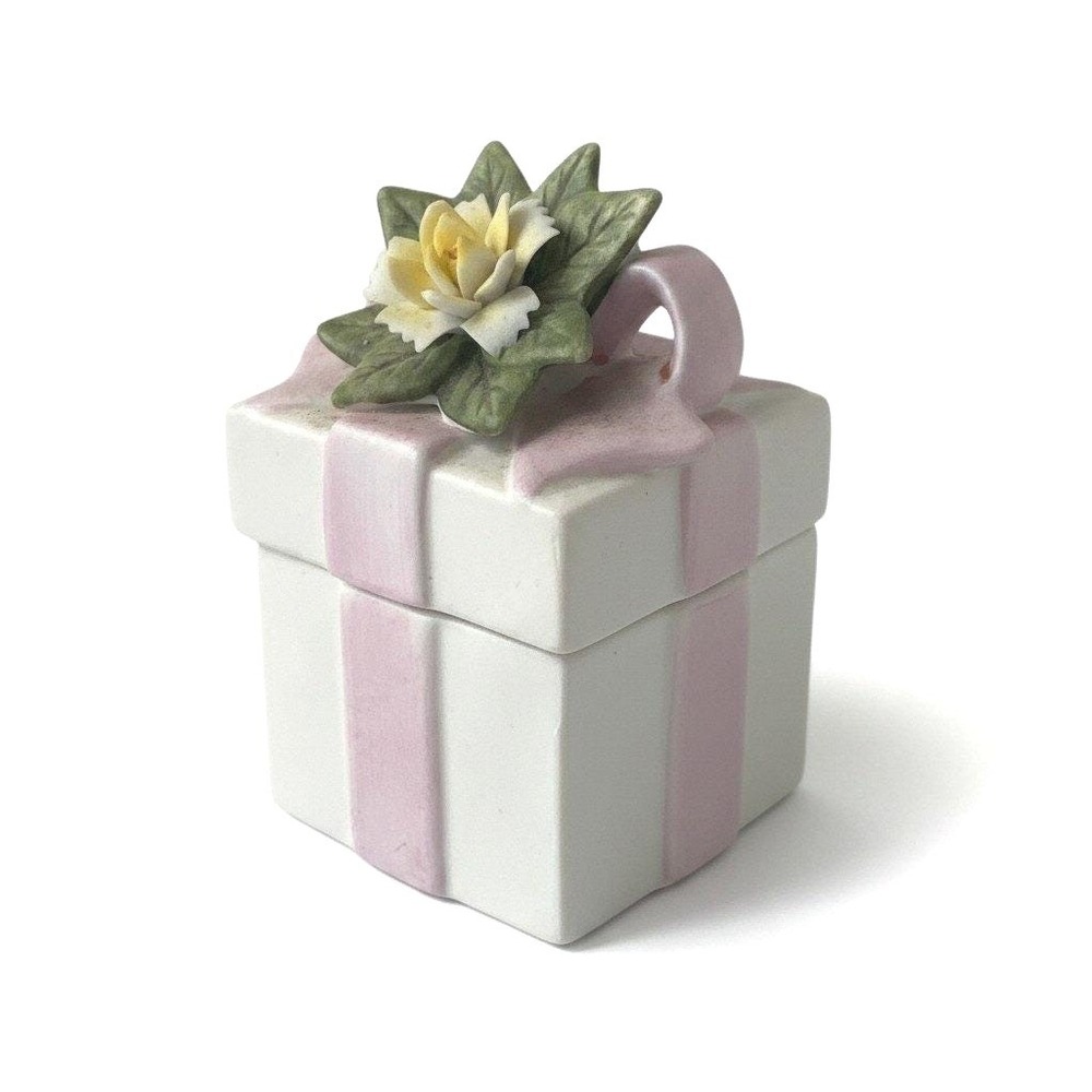 Vintage Ceramic Gift Box Trinket Dish Pink Ribbon 3D Porcelain Flower White 3in